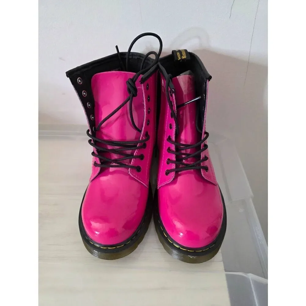 Dr. Marten girls hot pink patent leather boot US 3